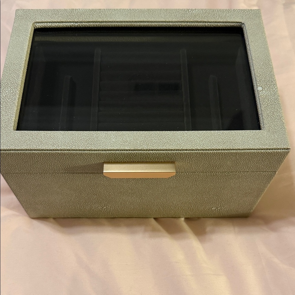 Elegant Cream Textured Jewelry Box with Glass Lid